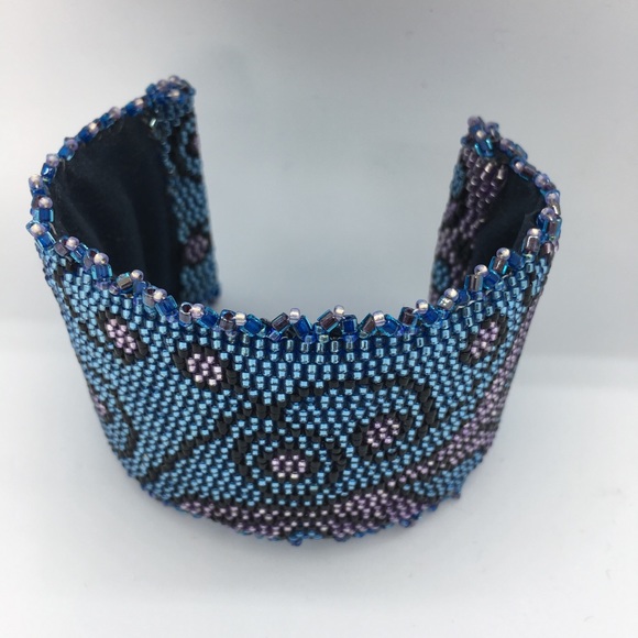 Stylish Handmade Bohemian Glass-Bead Cuff Bracelet - Picture 3 of 7